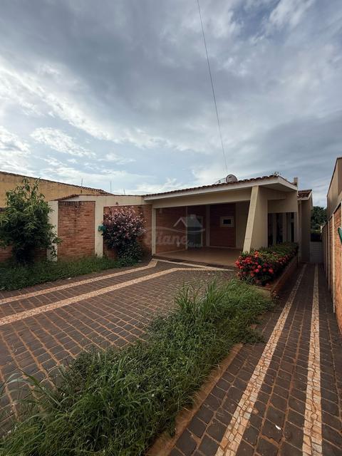 Casa para alugar em Jataí, Centro, com 3 quartos, com 500 m²