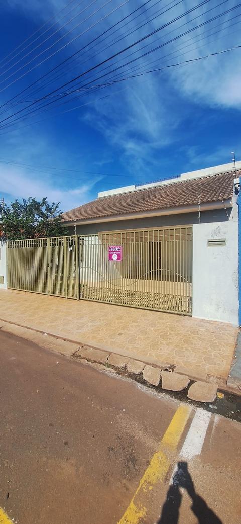 Casa para alugar em Jataí, Vila Paraíso I, com 3 quartos, com 120 m²