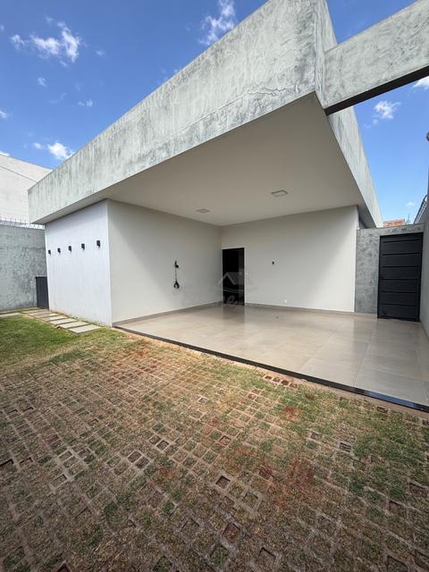 Casa à venda em Jataí, Residencial Flamboyant, com 3 quartos